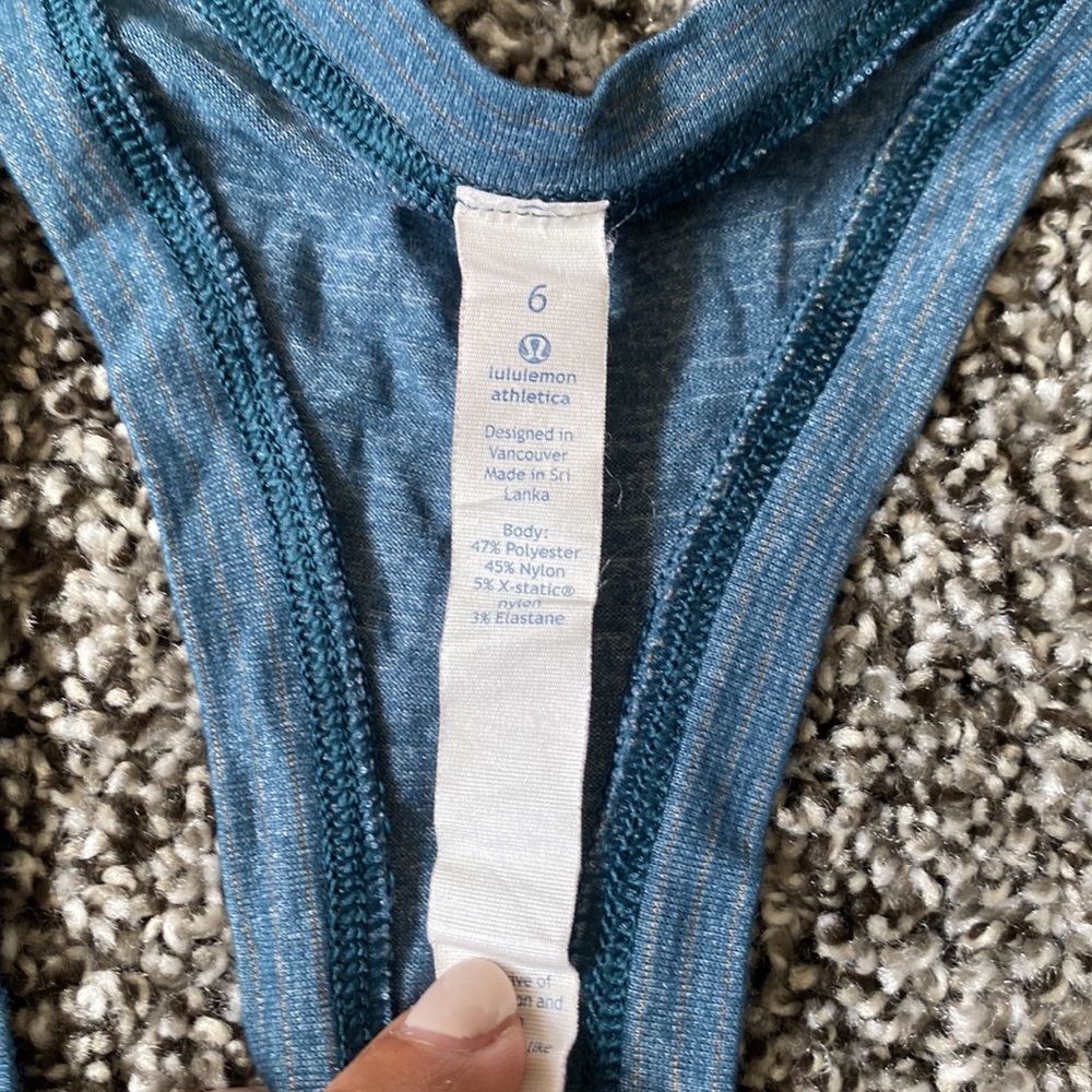 Lululemon Razor Bank Tank - Picture 2 of 3